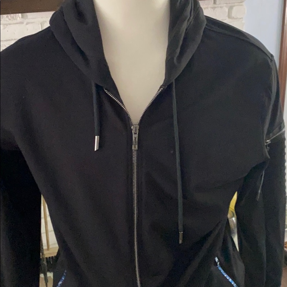 BLACK LOW PROFILE FULL ZIP JACKET